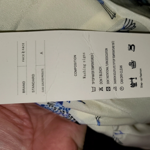 Face2Face NWT beautiful cream & blue Butterfly & bird button down - Picture 8 of 9